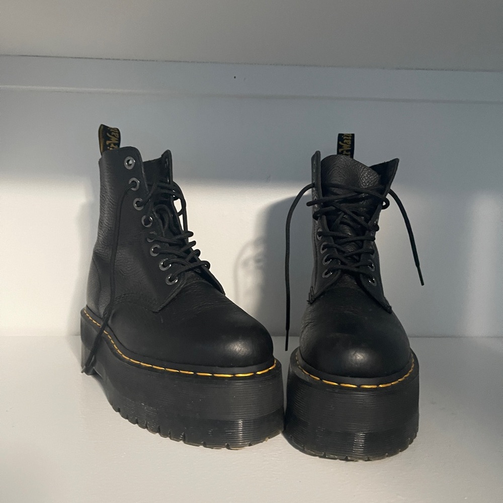Dr. Martens Black 1460 Pascal Max Platform Boot